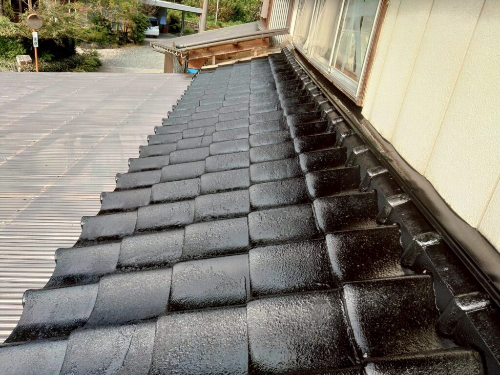 八女市　I様　車庫屋根塗装 (1)